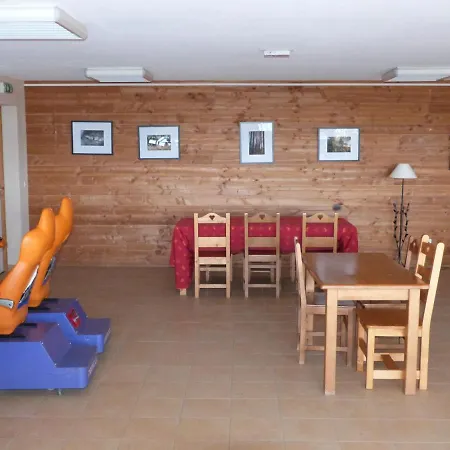 Apartman Le Bois De La Reine.7 *